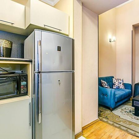 Apartment Azneft Meydani Баку Екстер'єр фото