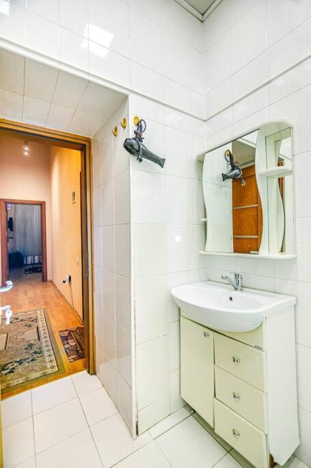 Apartment Azneft Meydani Баку Екстер'єр фото