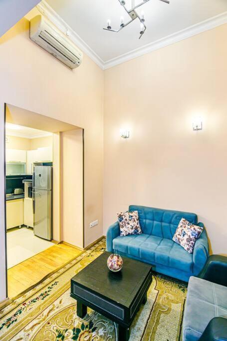 Apartment Azneft Meydani Баку Екстер'єр фото