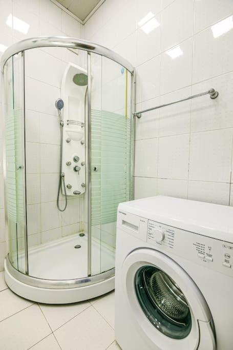 Apartment Azneft Meydani Баку Екстер'єр фото