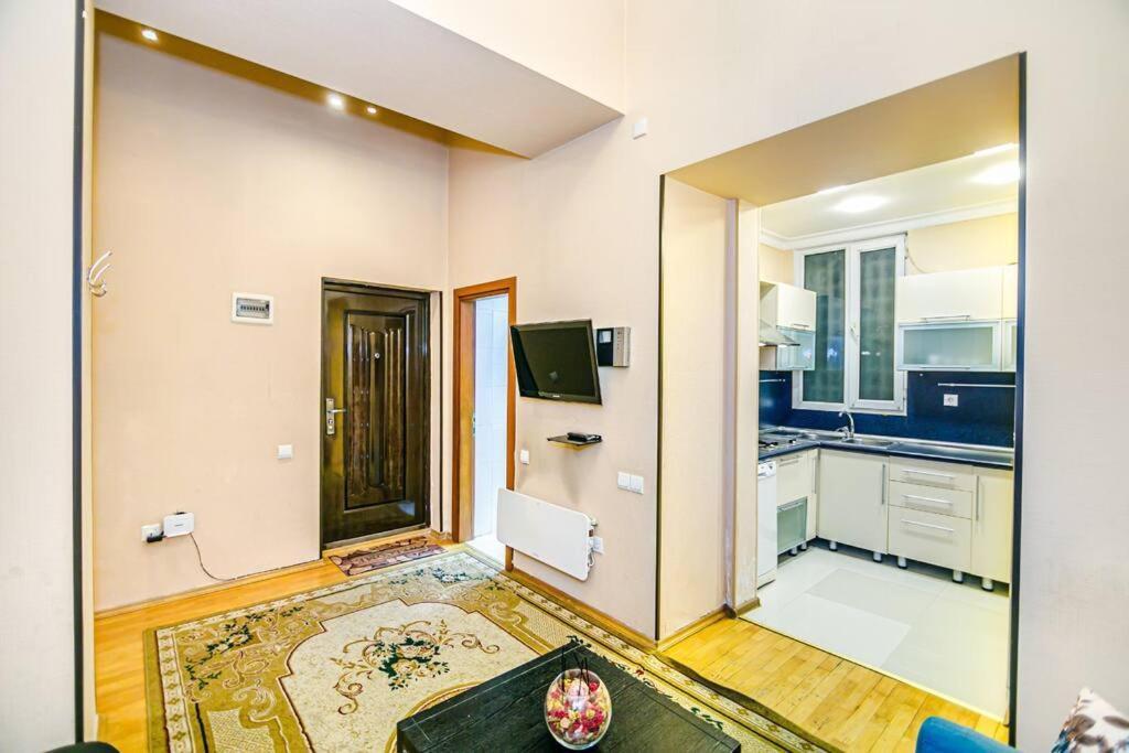 Apartment Azneft Meydani Баку Екстер'єр фото