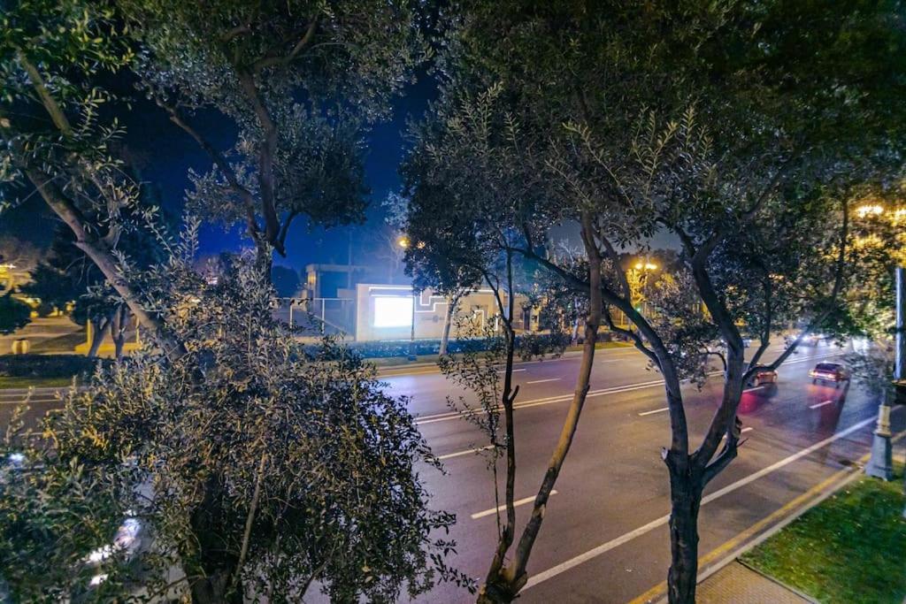 Apartment Azneft Meydani Баку Екстер'єр фото